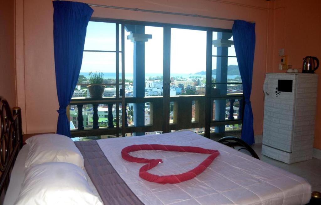Oyo 851 On Hill Residence Patong Bagian luar foto