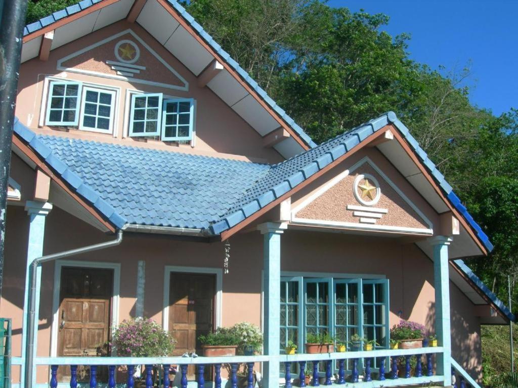 Oyo 851 On Hill Residence Patong Bagian luar foto