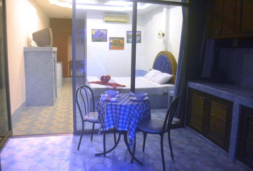 Oyo 851 On Hill Residence Patong Bagian luar foto