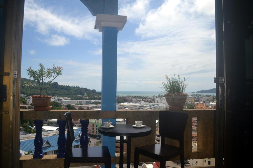 Oyo 851 On Hill Residence Patong Bagian luar foto