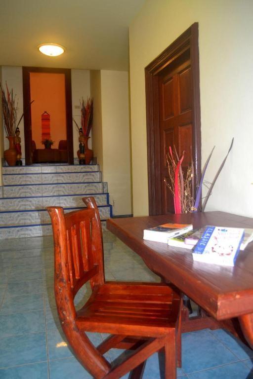 Oyo 851 On Hill Residence Patong Bagian luar foto