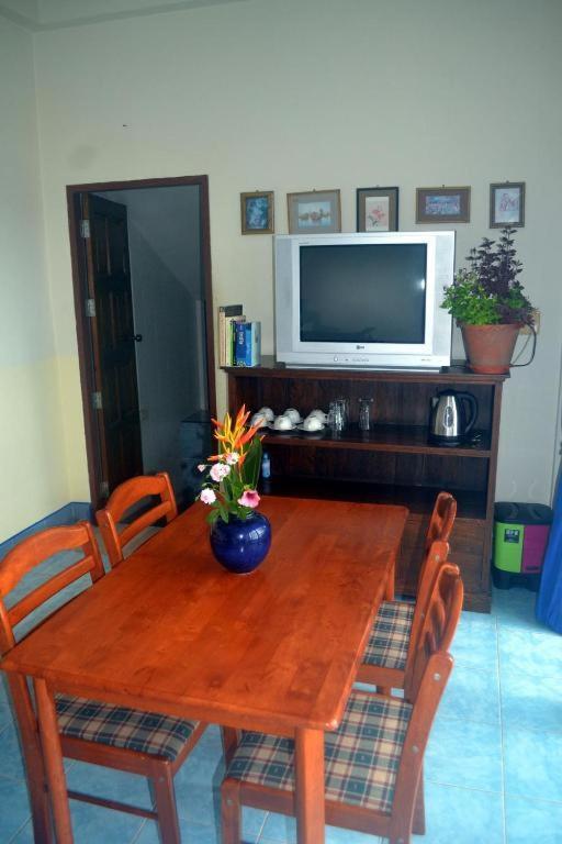 Oyo 851 On Hill Residence Patong Bagian luar foto