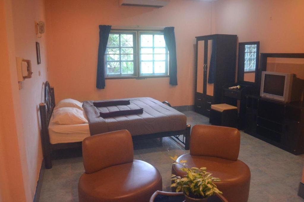 Oyo 851 On Hill Residence Patong Bagian luar foto