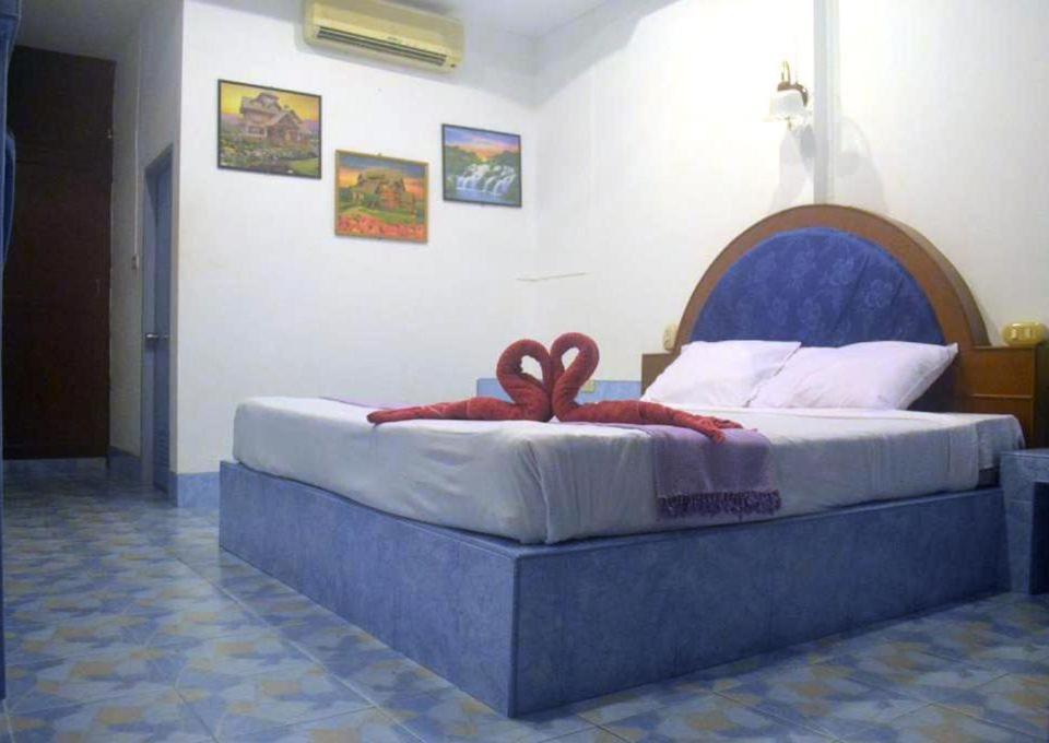 Oyo 851 On Hill Residence Patong Bagian luar foto