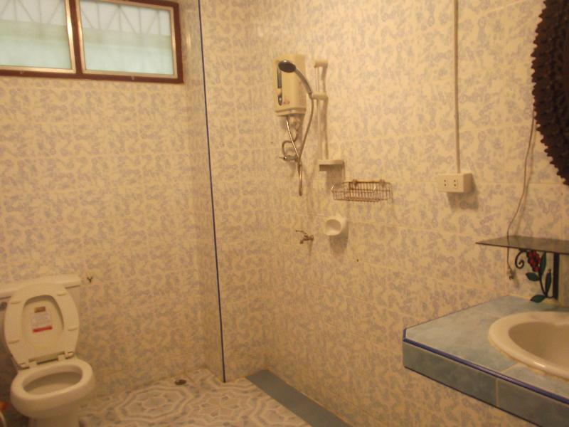 Oyo 851 On Hill Residence Patong Bagian luar foto