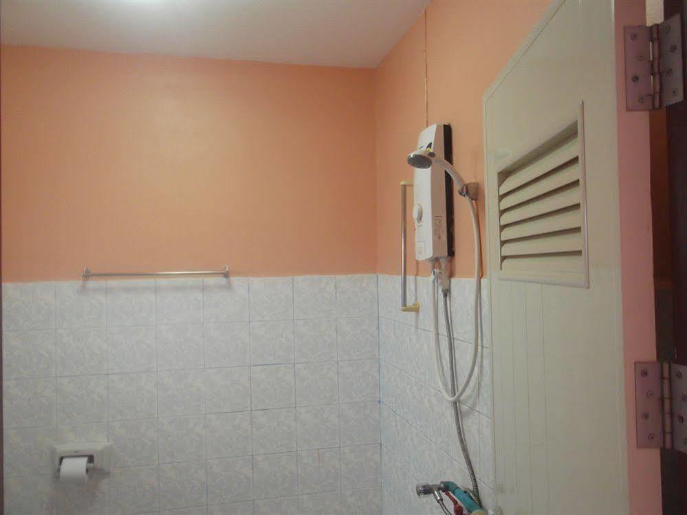 Oyo 851 On Hill Residence Patong Bagian luar foto